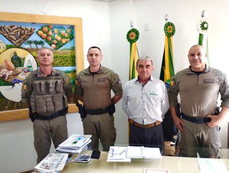 Prefeito se reúne com comando da segurança pública